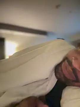 1BeautyN1Beast online show from March 1, 2026, 4:01 am