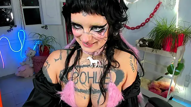 Snapshot of lady_sontse_ chatting on February 25, 2026, 7:47 pm lady sontse online show from February 25, 2026, 7:47 pm