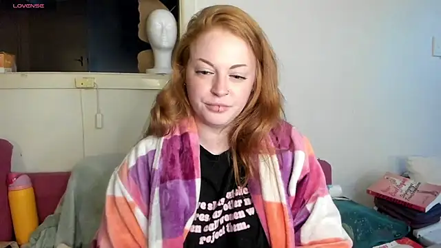 aaprill online show from October 31, 2025, 8:11 am