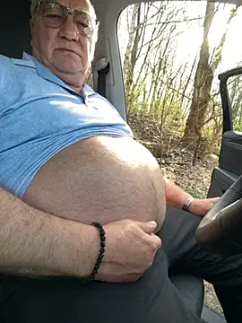 Snapshot of biggandybig chatting on April 6, 2026, 3:13 pm biggandybig online show from April 6, 2026, 3:13 pm