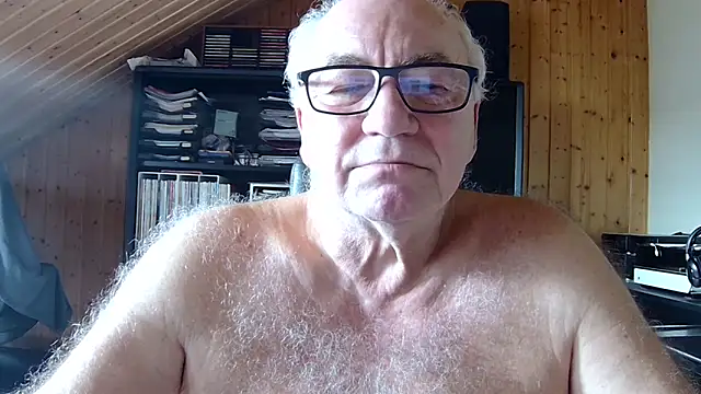 Snapshot of biggandybig chatting on February 10, 2026, 11:09 am biggandybig online show from February 10, 2026, 11:09 am