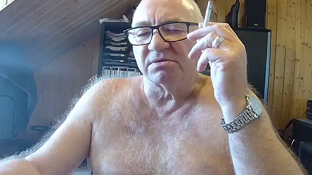 Snapshot of biggandybig chatting on February 17, 2026, 10:01 am biggandybig online show from February 17, 2026, 10:01 am