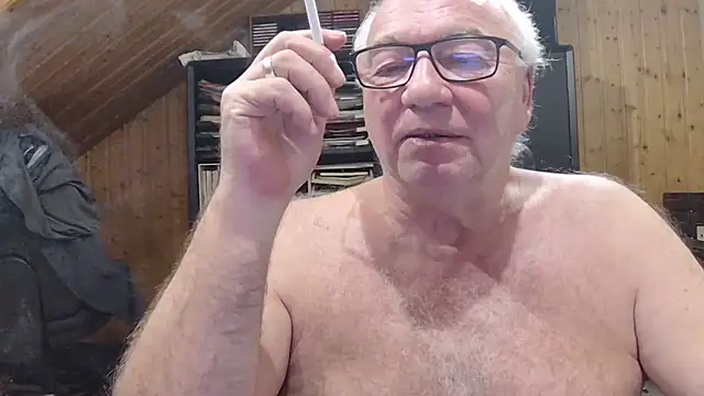 Snapshot of biggandybig chatting on February 10, 2026, 11:15 pm biggandybig online show from February 10, 2026, 11:15 pm