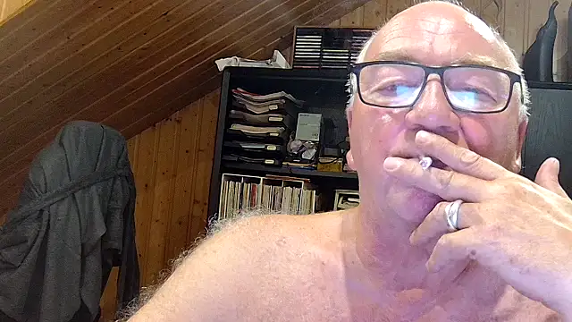 Snapshot of biggandybig chatting on May 31, 2026, 9:04 pm biggandybig online show from May 31, 2026, 9:04 pm