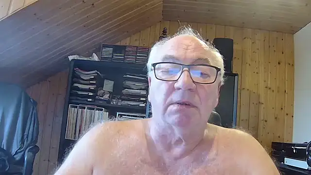 Snapshot of biggandybig chatting on February 4, 2026, 2:12 pm biggandybig online show from February 4, 2026, 2:12 pm