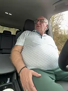 Snapshot of biggandybig chatting on March 11, 2026, 11:37 am biggandybig online show from March 11, 2026, 11:37 am