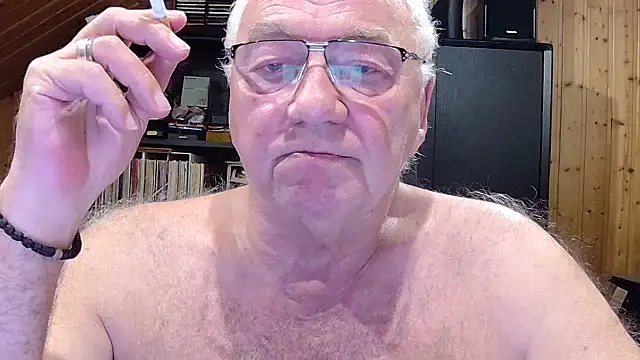 Snapshot of biggandybig chatting on April 1, 2026, 9:56 pm biggandybig online show from April 1, 2026, 9:56 pm