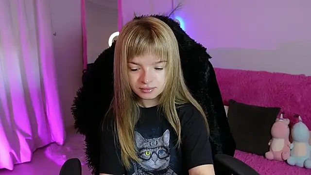 Eva Rosec online show from November 13, 2025, 9:24 am