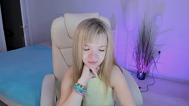 Eva Rosec online show from October 6, 2025, 11:00 am