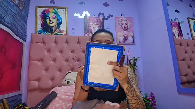 Snapshot of Yaumiko chatting on December 15, 2025, 12:55 pm Yaumiko online show from December 15, 2025, 12:55 pm