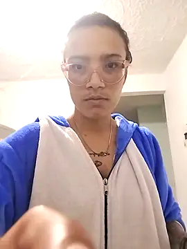 Snapshot of Yaumiko chatting on March 18, 2026, 11:02 am Yaumiko online show from March 18, 2026, 11:02 am