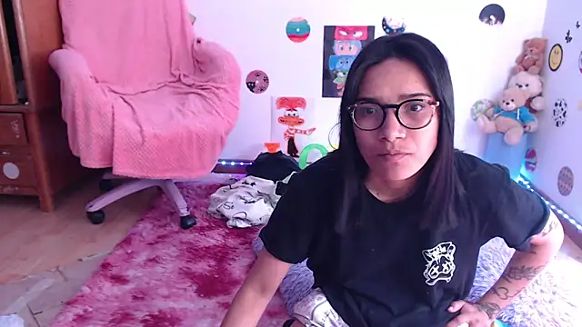 Yaumiko online show from March 9, 2025, 4:22 pm