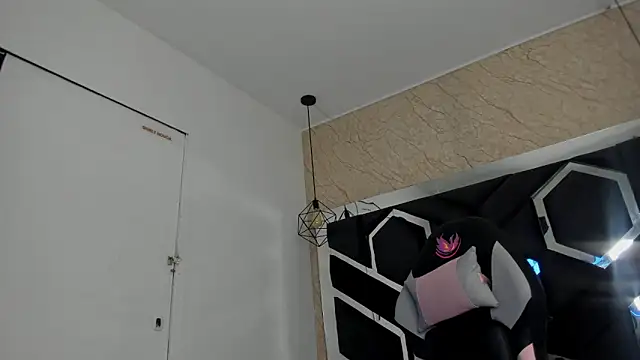 Snapshot of _Lixth_ chatting on December 2, 2024, 11:02 pm Lixth online show from December 2, 2024, 11:02 pm