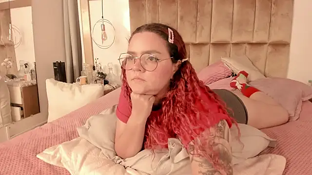 Twwiiggy online show from March 14, 2025, 11:11 pm