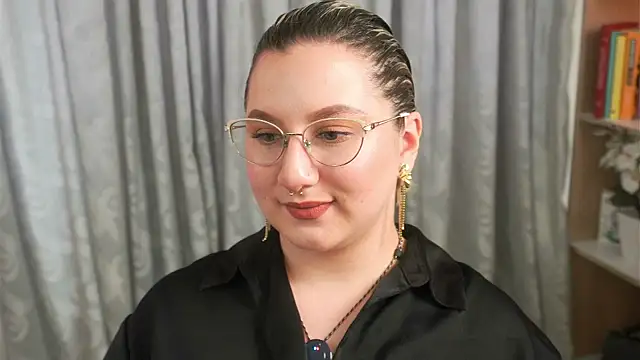 Snapshot of Ximenna_Cruz chatting on March 26, 2026, 5:11 pm Ximenna Cruz online show from March 26, 2026, 5:11 pm