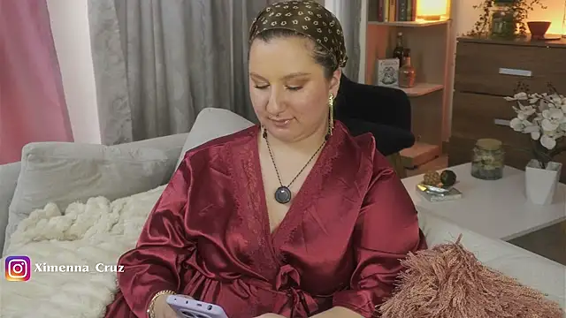 Snapshot of Ximenna_Cruz chatting on March 17, 2026, 7:39 pm Ximenna Cruz online show from March 17, 2026, 7:39 pm