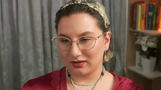 Snapshot of Ximenna_Cruz chatting on March 29, 2026, 8:10 pm Ximenna Cruz online show from March 29, 2026, 8:10 pm