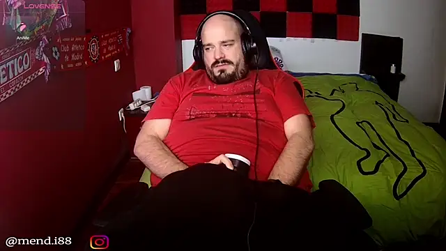 menditeta1 online show from December 15, 2025, 8:58 pm