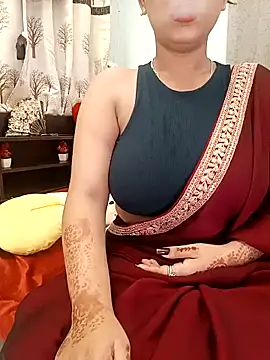 Snapshot of Divya_girl chatting on October 13, 2025, 3:35 pm Divya girl online show from October 13, 2025, 3:35 pm