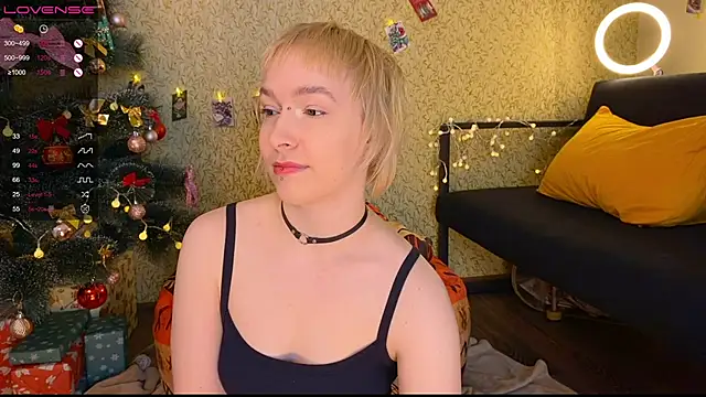 Snapshot of EmmyAmbros chatting on January 24, 2025, 6:14 am EmmyAmbros online show from January 24, 2025, 6:14 am