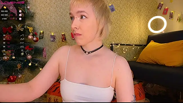 Snapshot of EmmyAmbros chatting on January 26, 2025, 4:30 pm EmmyAmbros online show from January 26, 2025, 4:30 pm