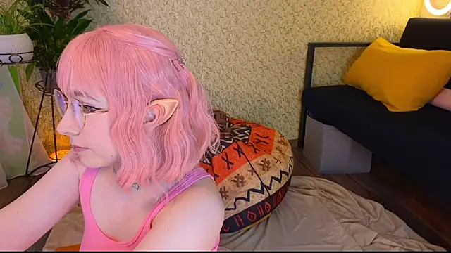 EmmyAmbros online show from November 10, 2025, 6:24 pm