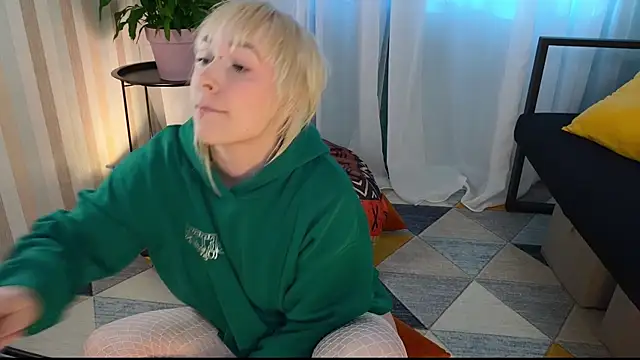 Snapshot of EmmyAmbros chatting on July 17, 2026, 3:15 am EmmyAmbros online show from July 17, 2026, 3:15 am