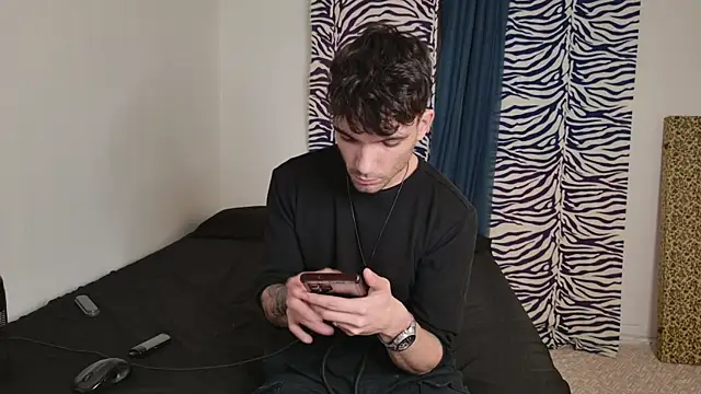 Snapshot of JackDesFeux chatting on May 14, 2026, 4:42 am JackDesFeux online show from May 14, 2026, 4:42 am