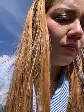 Snapshot of melody-dy chatting on September 19, 2025, 7:51 pm melody-dy online show from September 19, 2025, 7:51 pm