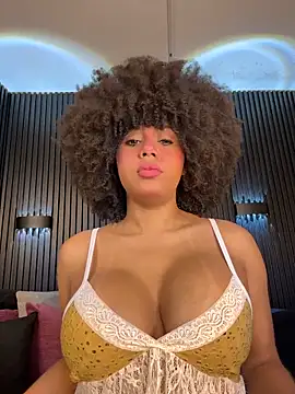 Snapshot of kendall_coxx chatting on March 25, 2026, 1:43 pm kendall coxx online show from March 25, 2026, 1:43 pm