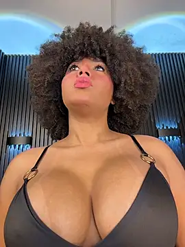 Snapshot of kendall_coxx chatting on March 24, 2026, 10:32 pm kendall coxx online show from March 24, 2026, 10:32 pm