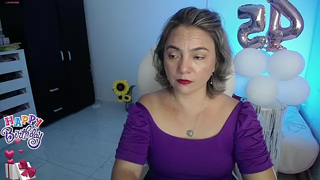 Snapshot of ana_milf chatting on January 14, 2025, 1:15 am ana milf online show from January 14, 2025, 1:15 am