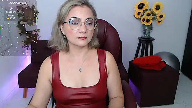 Snapshot of ana_milf chatting on April 30, 2026, 1:40 pm ana milf online show from April 30, 2026, 1:40 pm