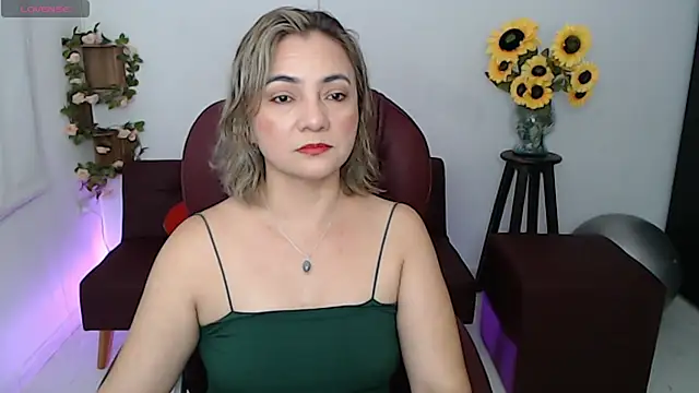 Snapshot of ana_milf chatting on May 5, 2026, 1:36 pm ana milf online show from May 5, 2026, 1:36 pm