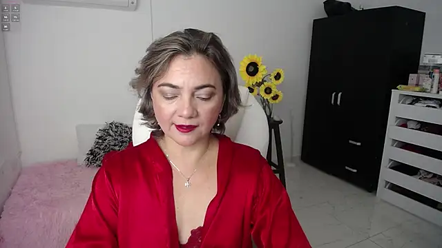 Snapshot of ana_milf chatting on February 16, 2025, 11:05 am ana milf online show from February 16, 2025, 11:05 am