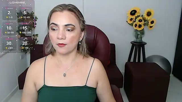 Snapshot of ana_milf chatting on April 29, 2026, 1:15 pm ana milf online show from April 29, 2026, 1:15 pm