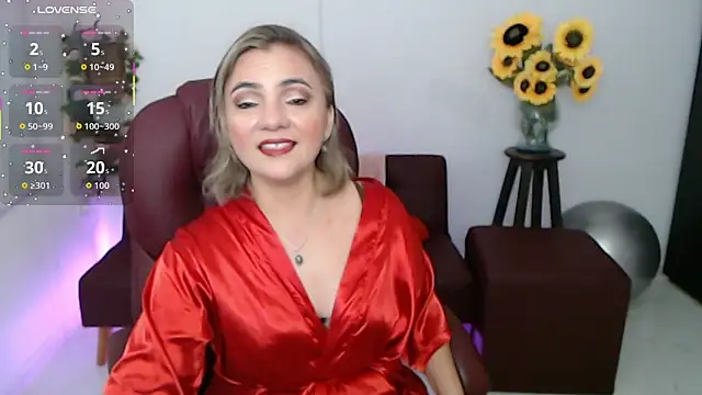Snapshot of ana_milf chatting on April 26, 2026, 2:03 pm ana milf online show from April 26, 2026, 2:03 pm