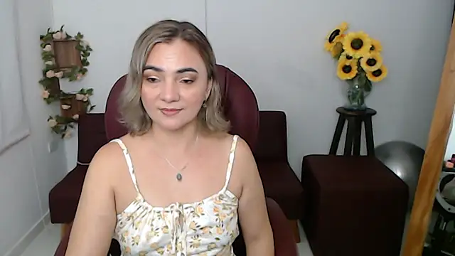 Snapshot of ana_milf chatting on May 15, 2026, 2:48 pm ana milf online show from May 15, 2026, 2:48 pm