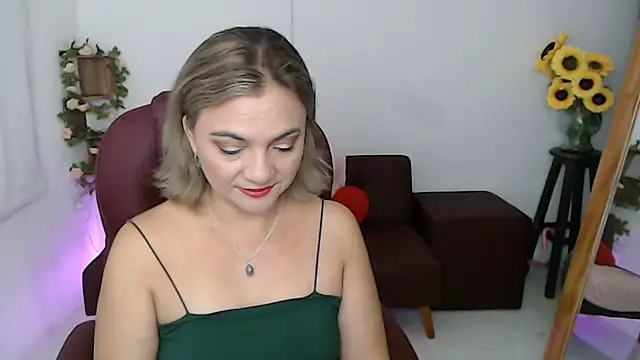 Snapshot of ana_milf chatting on May 25, 2026, 3:11 pm ana milf online show from May 25, 2026, 3:11 pm