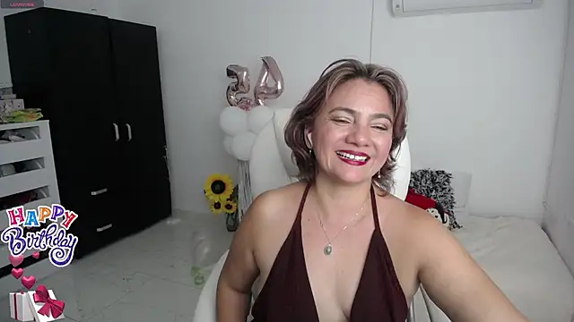 Snapshot of ana_milf chatting on January 16, 2025, 1:48 am ana milf online show from January 16, 2025, 1:48 am