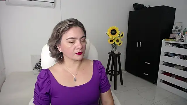 Snapshot of ana_milf chatting on March 7, 2025, 12:01 pm ana milf online show from March 7, 2025, 12:01 pm
