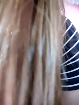 Snapshot of Mie610 chatting on November 11, 2025, 6:30 am Mie610 online show from November 11, 2025, 6:30 am