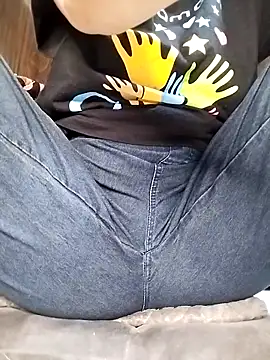 Snapshot of Mie610 chatting on March 13, 2025, 11:38 pm Mie610 online show from March 13, 2025, 11:38 pm