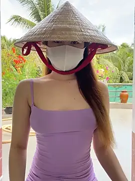 BabyThree  online show from November 3, 2025, 7:46 am