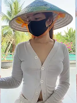 BabyThree  online show from March 3, 2026, 8:32 am