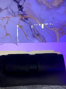 liss hot  online show from November 10, 2025, 10:04 pm