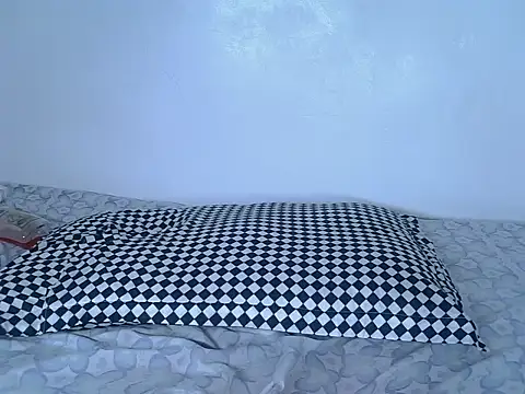 laetitia  online show from October 18, 2025, 1:07 am