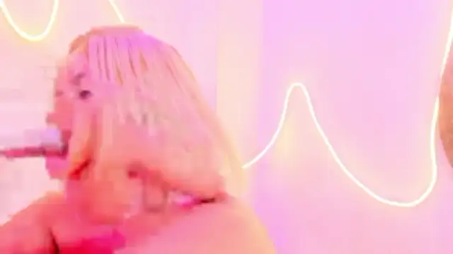 Snapshot of Kimberlin_Cam chatting on October 31, 2025, 5:53 pm Kimberlin Cam online show from October 31, 2025, 5:53 pm