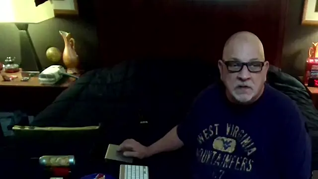 Snapshot of --JimmyJamzs-- chatting on December 20, 2025, 12:08 pm --JimmyJamzs-- online show from December 20, 2025, 12:08 pm