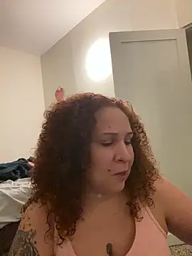 ladycreamypr2 online show from February 19, 2026, 3:25 am